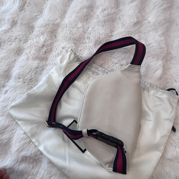 GUCCI 527792 Unisex Small Logo Print White Leather Messenger Belt Bag SZ 85” - Picture 6 of 6